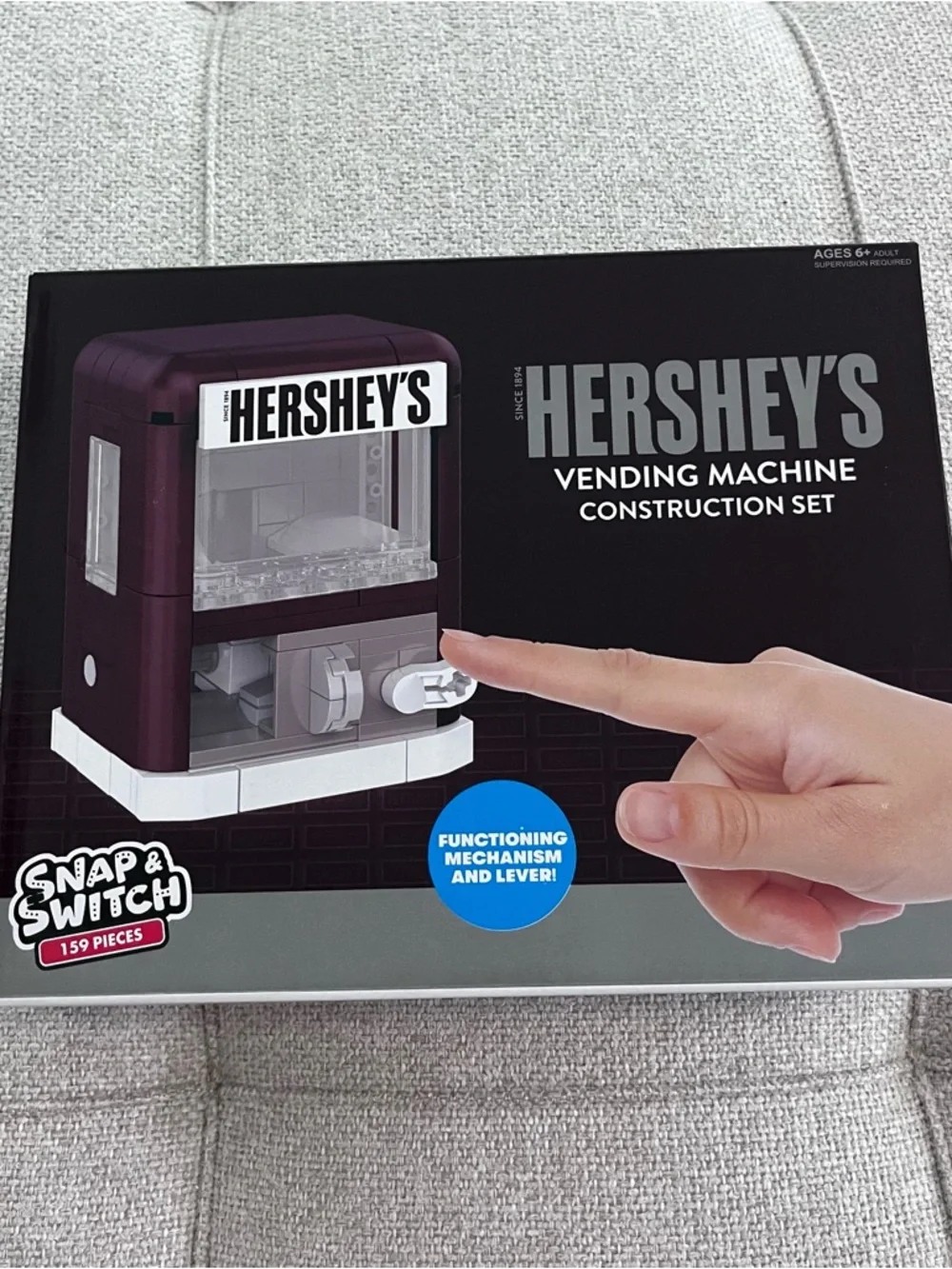 NIB HERSHEY'S construction set - Picture 3 of 3